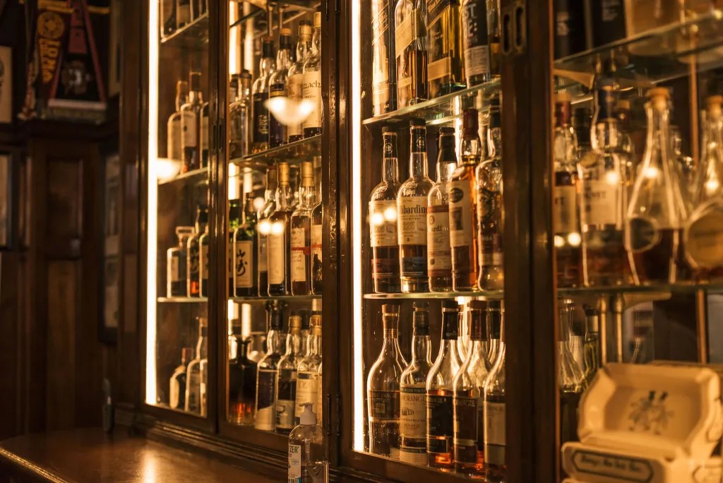 Bars in Paris: A great place for a drink in all 20 Paris ...